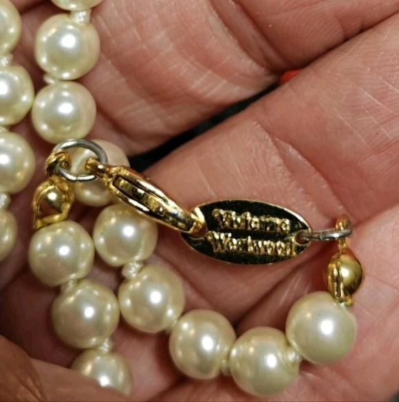 Vivienne Westwood Orb Pearl Necklace - Picture 4 of 9